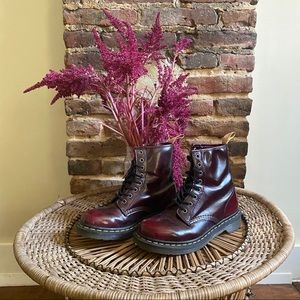Dr. Martens Vegan leather Burgundy